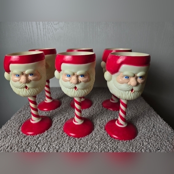 Vintage Plastic Take One Christmas Santa Claus Goblets - Picture 1 of 6
